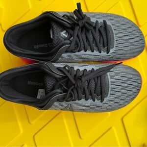 Reebok nano 8.0 women’s 8 black and pink